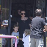 Angelina Jolie con sus hijos en Australia