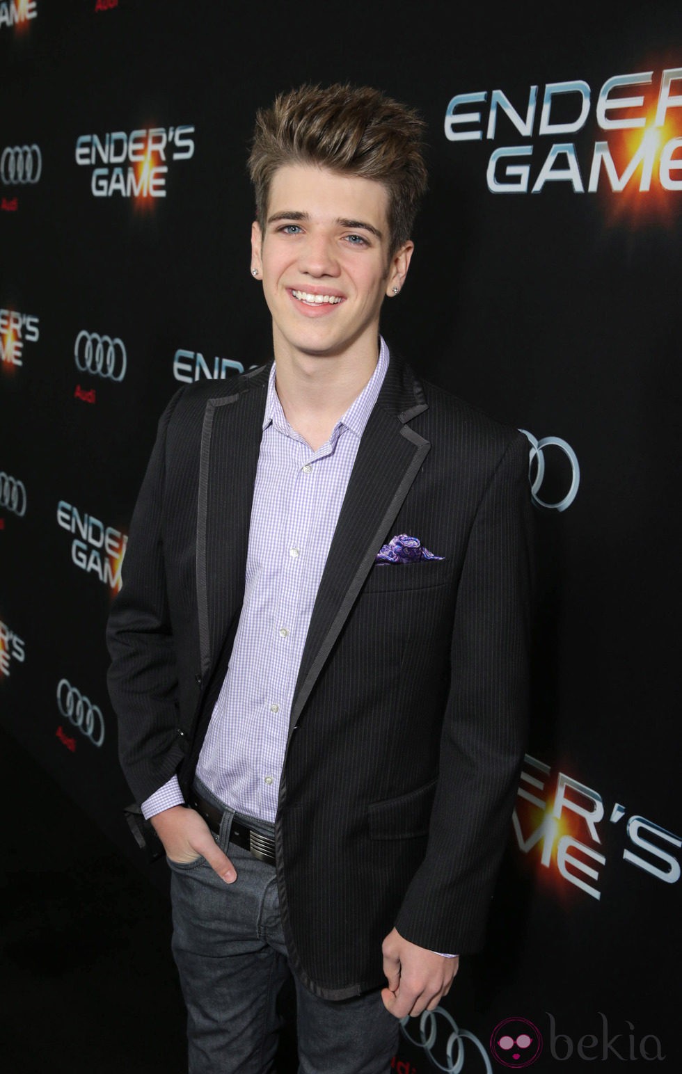 Brandon Tyler Russell en la premiere de 'El juego de Ender' en Los Angeles