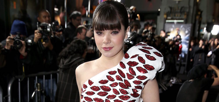 Hailee Steinfeld en la premiere de 'El juego de Ender' en Los Angeles