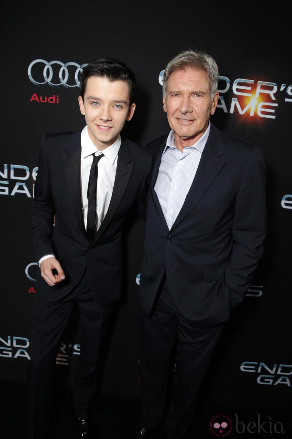 Asa Butterfield y Harrison Ford en la premiere de 'El juego de Ender' en Los Angeles