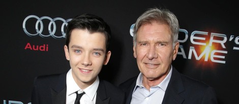 Asa Butterfield y Harrison Ford en la premiere de 'El juego de Ender' en Los Angeles