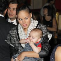 Mireia Canalda con su hija Inés en los Premios Cuida de Ti 2013