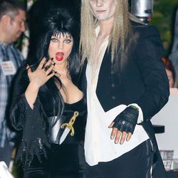 Fergie y Josh Duhamel disfrazados en una fiesta de Halloween en Brentwood