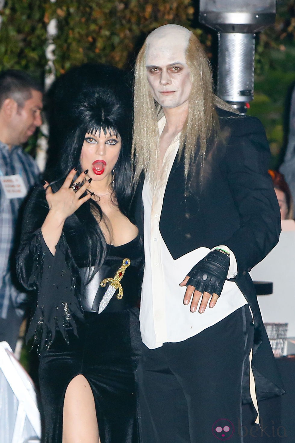 Fergie y Josh Duhamel disfrazados en una fiesta de Halloween en Brentwood