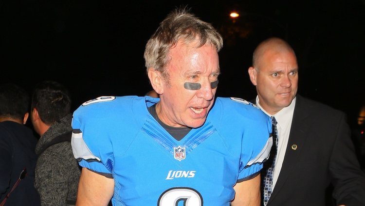 Tim Allen disfrazado de jugador de rugby en una fiesta de Halloween en Beverly Hills