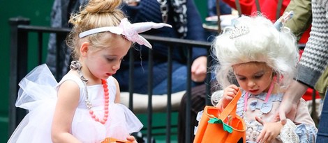 Las gemelas de Sarah Jessica Parker en busca de caramelos en Halloween