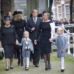 La Familia Real Holandesa en la ceremonia en recuerdo al Príncipe Friso de Holanda