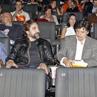 Javier y Carlos Bardem y Cecilia Gessa en el estreno de 'Alpha'