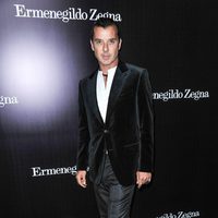 Gavin Rossdale en la apertura de una tienda de Ermenegildo Zegna en Beverly Hills