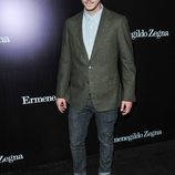 Nathan Keyes en la apertura de una tienda de Ermenegildo Zegna en Beverly Hills