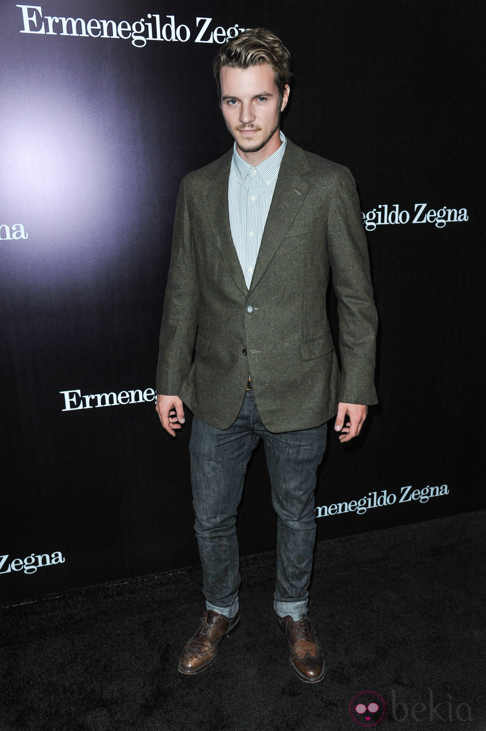 Nathan Keyes en la apertura de una tienda de Ermenegildo Zegna en Beverly Hills