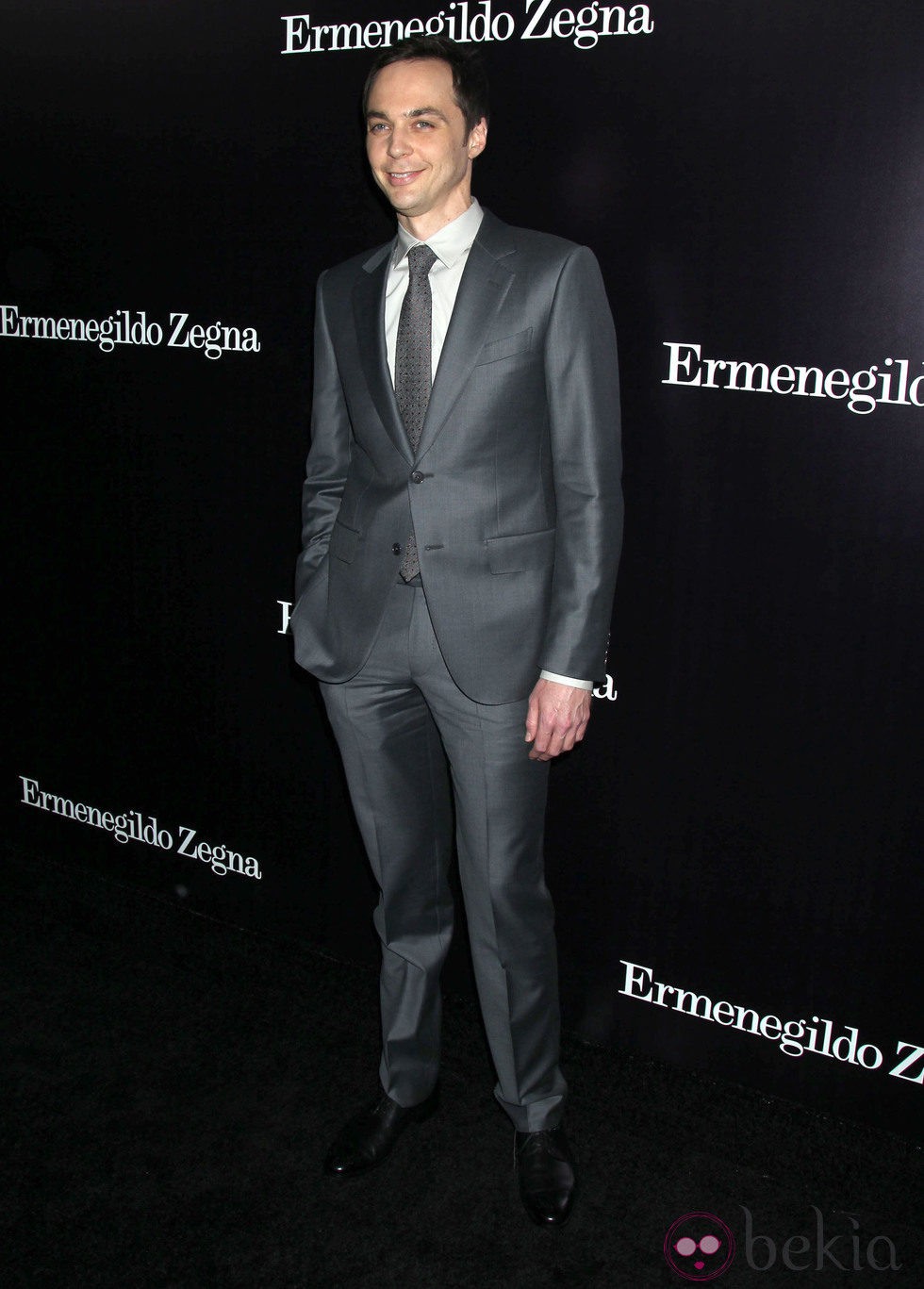 Jim Parsons en la apertura de una tienda de Ermenegildo Zegna en Beverly Hills