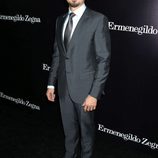 Jeremy Renner en la apertura de una tienda de Ermenegildo Zegna en Beverly Hills