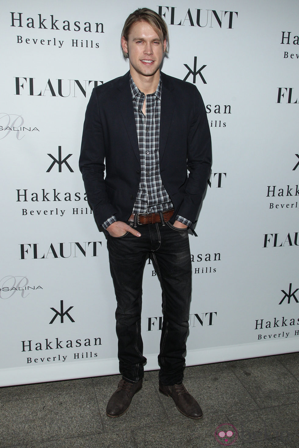 Chord Overstreet en la fiesta organizada por la revista Flaunt