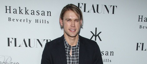 Chord Overstreet en la fiesta organizada por la revista Flaunt