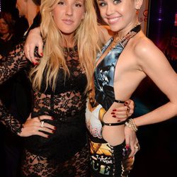 Miley Cyrus y Ellie Goulding en los MTV Europe Music Awards 2013