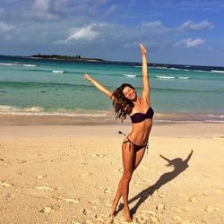 Gisele Bündchen presumiendo de cuerpo en un día de playa