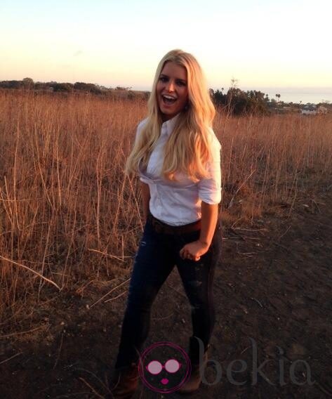 Jessica Simpson muestra su figura cuatro meses después del nacimiento de Ace Knute