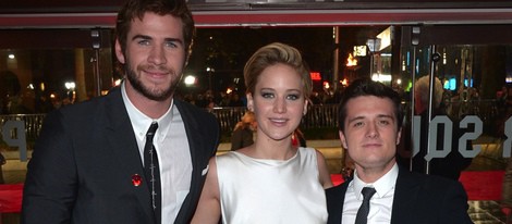 Liam Hemsworth, Jennifer Lawrence y Josh Hutcherson en el estreno mundial de 'Los Juegos del Hambre: En llamas' en Londres