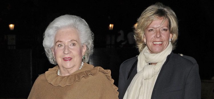 La Infanta Pilar y Simoneta Gómez de Acebo en la cena benéfica de la Asociación Nuevo Futuro