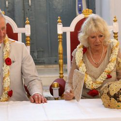 El Príncipe Carlos y Camilla Parker en La India