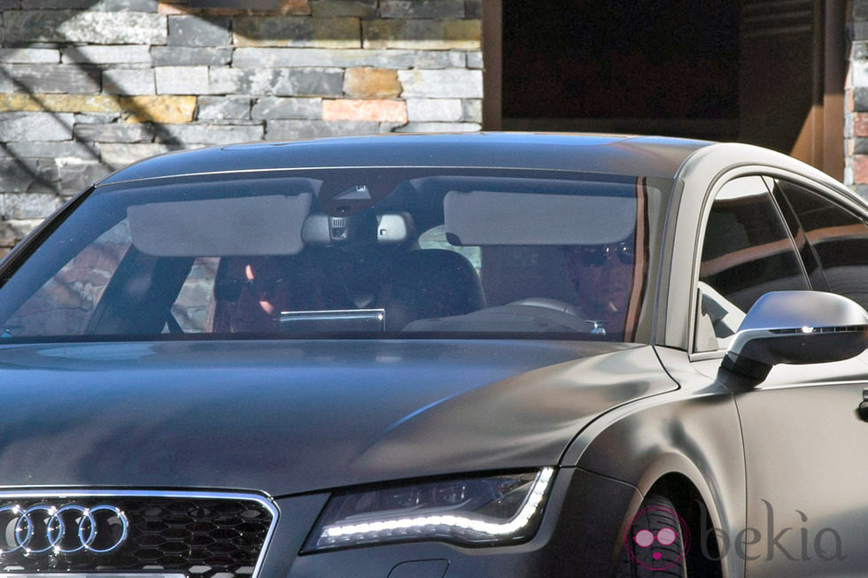 Fernando Verdasco y Ana Boyer saliendo de comer del restaurante de los padres del tenista