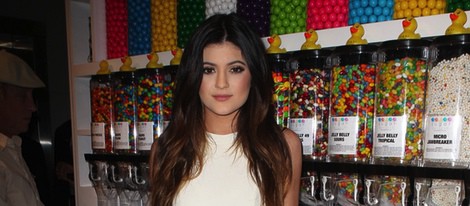 Kylie Jenner en la inauguración de una tienda de dulces en Los Ángeles