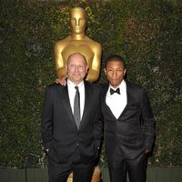 Chris Meledandri y Pharrell Williams en la ceremonia de entrega de los Governors Awards 2013