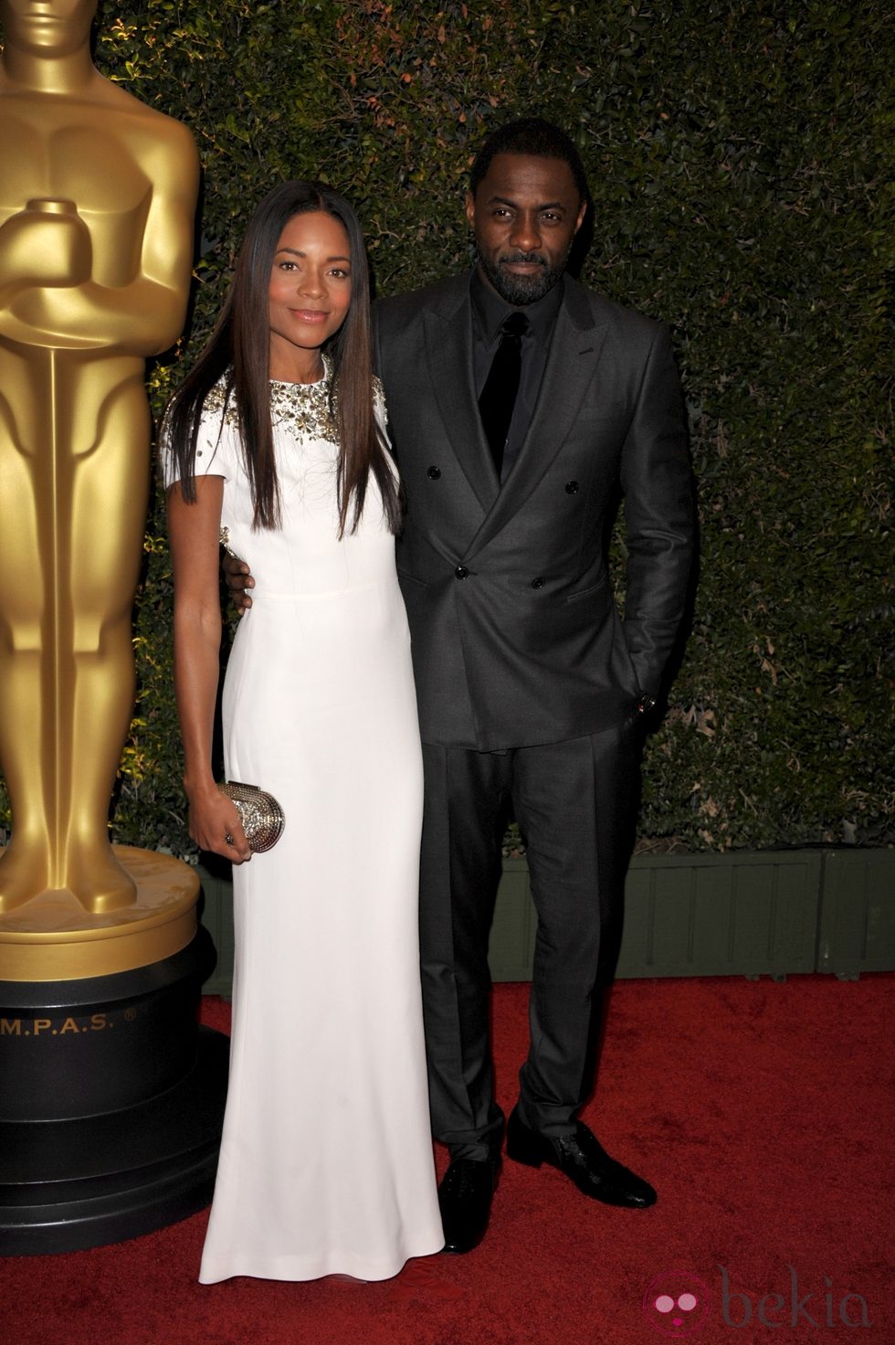 Naomie Harris y Idris Elba en la ceremonia de entrega de los Governors Awards 2013