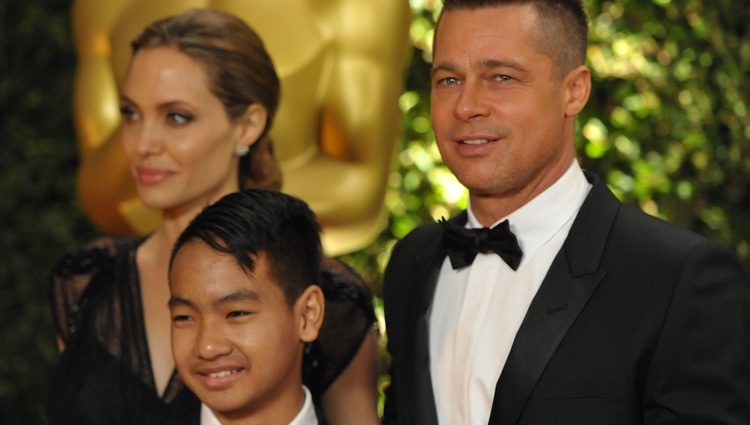 Angelina Jolie, Brad Pitt y Maddox Jolie-Pitt en la ceremonia de entrega de los Governors Awards 2013