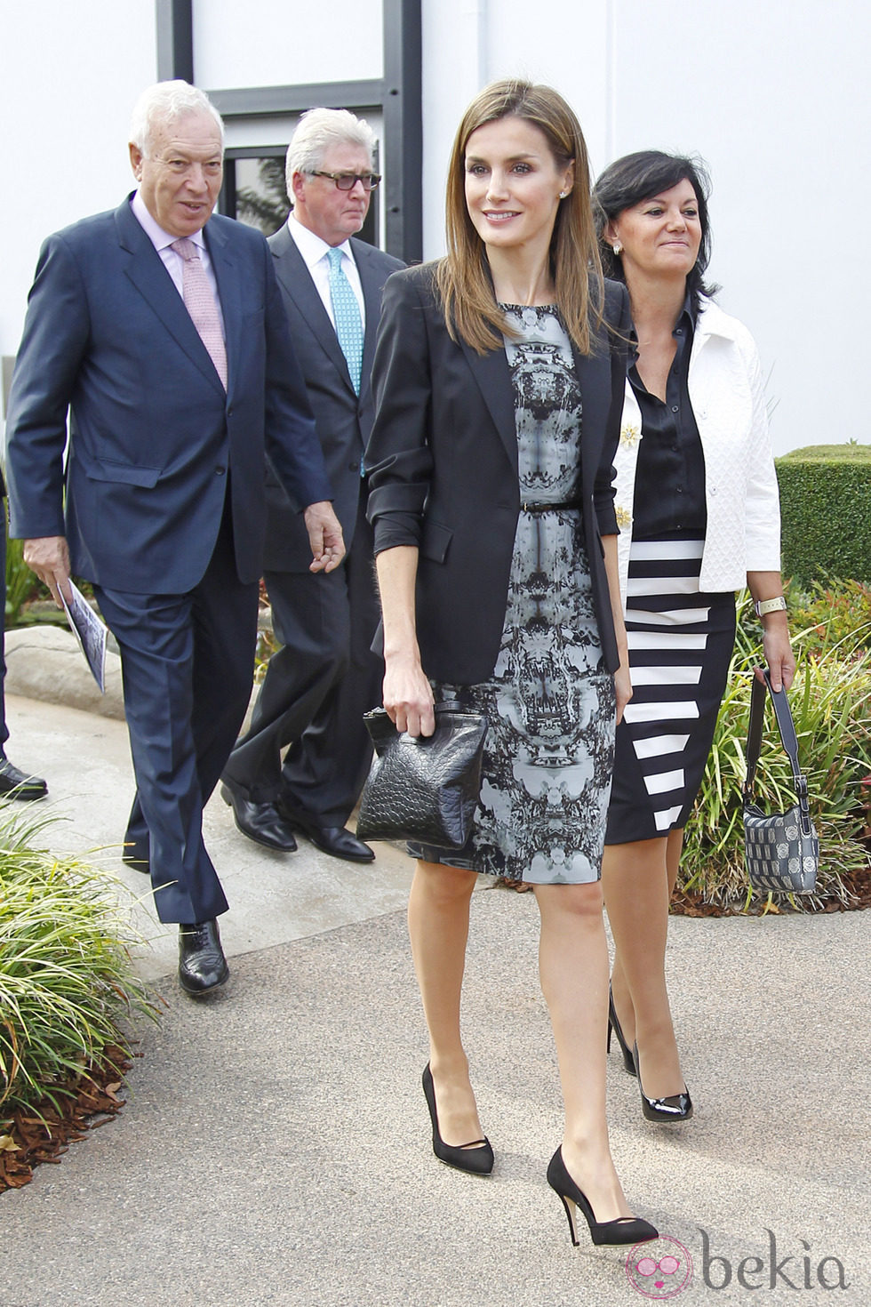 La Princesa Letizia durante su visita a la planta de producción Grifols