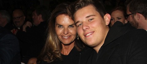 Maria Shriver y Christopher Schwarzenegger en el encendido de luces de Navidad de Los Angeles