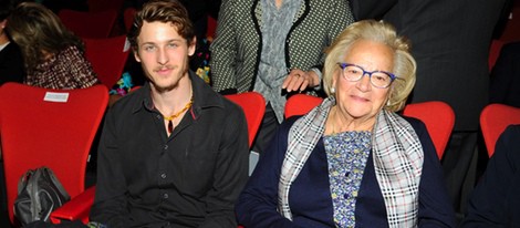 Nicolás Coronado y su abuela en los Premios Cultura de la Comunidad de Madrid 2013