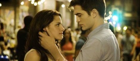 Las caricias de Robert Pattinson y kristen Stewart en 'Amanecer'