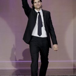 Ashton Kutcher será uno de los presentadores de los Premios Emmy 2011