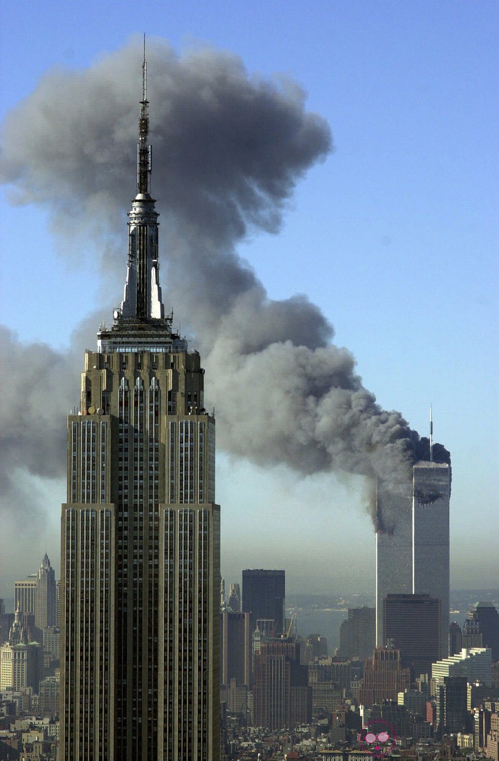 11-S: humo que desprenden las Torres Gemelas de World Trade Center tras los choques