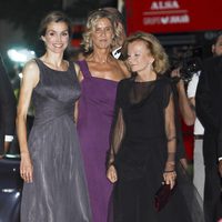 La Princesa Letizia, Cristina Garmendia y Elena Salgado en la cena del 25 aniversario de 'Expansión'