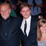 Lluís Homar, Daniel Brühl y Claudia Vega en el estreno de 'Eva' en la Mostra de Venecia