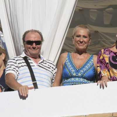 La familia Mohedano en la procesión de la Virgen de Regla de Chipiona