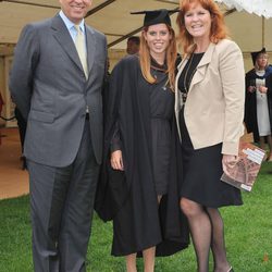 El Príncipe Andrés y Sarah Ferguson con su hija Beatriz de York