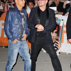 Jimmy Iovine y Bono en el estreno de 'The ides of march' en el Festival de Toronto