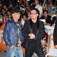 Jimmy Iovine y Bono en el estreno de 'The ides of march' en el Festival de Toronto