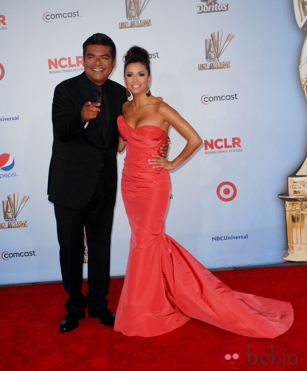 Eva Longoria y George López, presentadores de los premios ALMA 2011