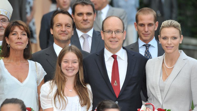 Los Príncipes Alberto y Charlene, Carolina de Mónaco y sus hijos en el picnic de Mónaco