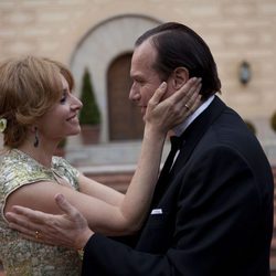 Tita Cervera y el Barón Thyssen en la tv movie 'Tita Cervera. La Baronesa'