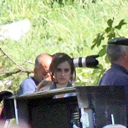 Penélope Cruz, muy concentrada en el set de rodaje de 'Venuto Al Mondo'