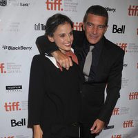 Antonio Banderas y Elena Anaya llegan al Festival de Toronto para promocionar 'La piel que habito'