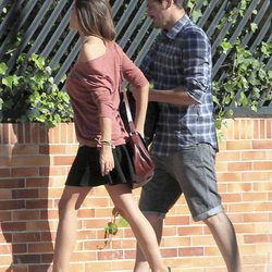 Iker Casillas y Sara Carbonero frente a la casa que comparten en Boadilla