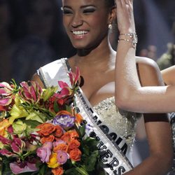 Leila Lopes, Miss Angola, coronada como Miss Universo 2011