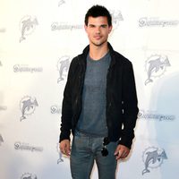 Taylor Lautner en un partido de fútbol americano en Miami